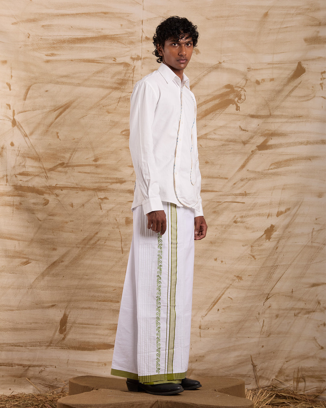 Veshti Embroidered - Green