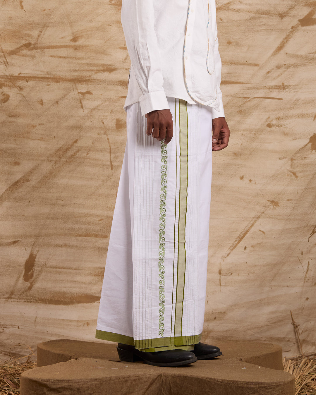 Veshti Embroidered - Green